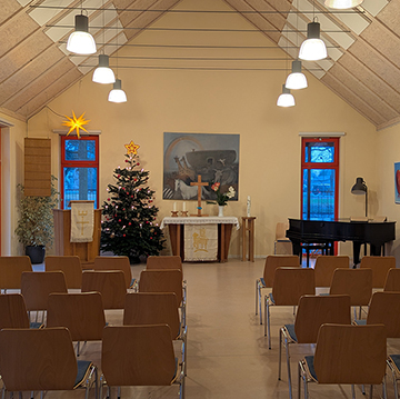 Gemeindehaus Bergfelde, innen mit Bestuhlung für Gottesdienst